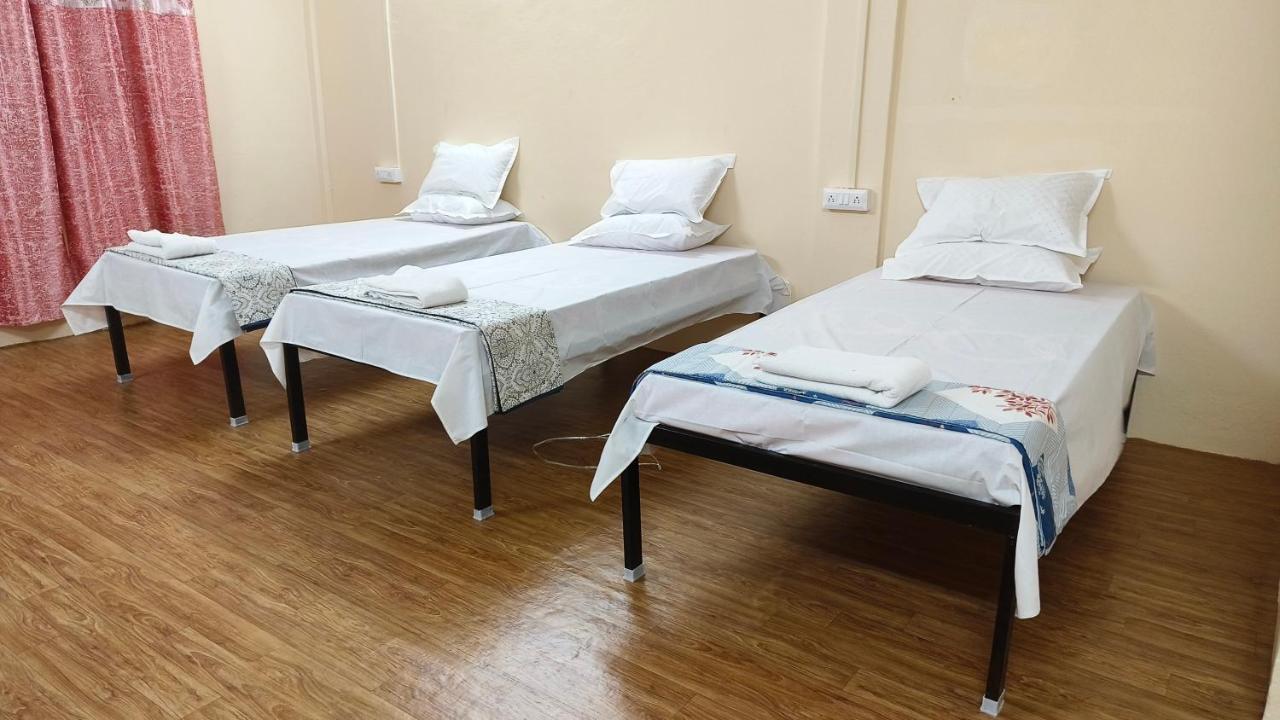 Nain Guest House Ujjain Exteriör bild
