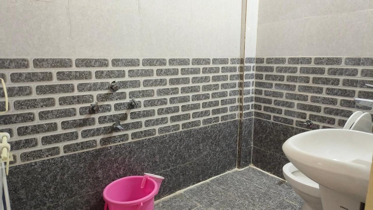 Nain Guest House Ujjain Exteriör bild