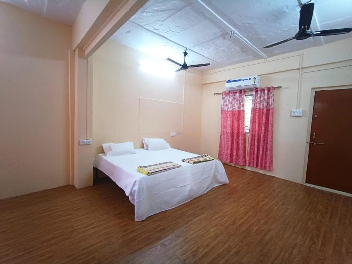 Nain Guest House Ujjain Exteriör bild