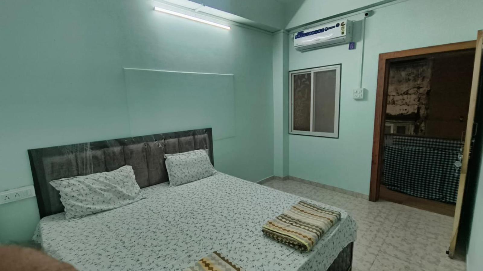 Nain Guest House Ujjain Exteriör bild